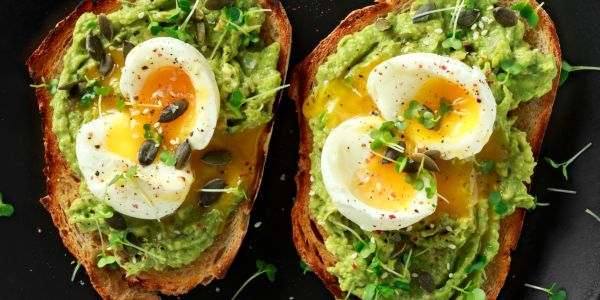 avokado tost i jaja